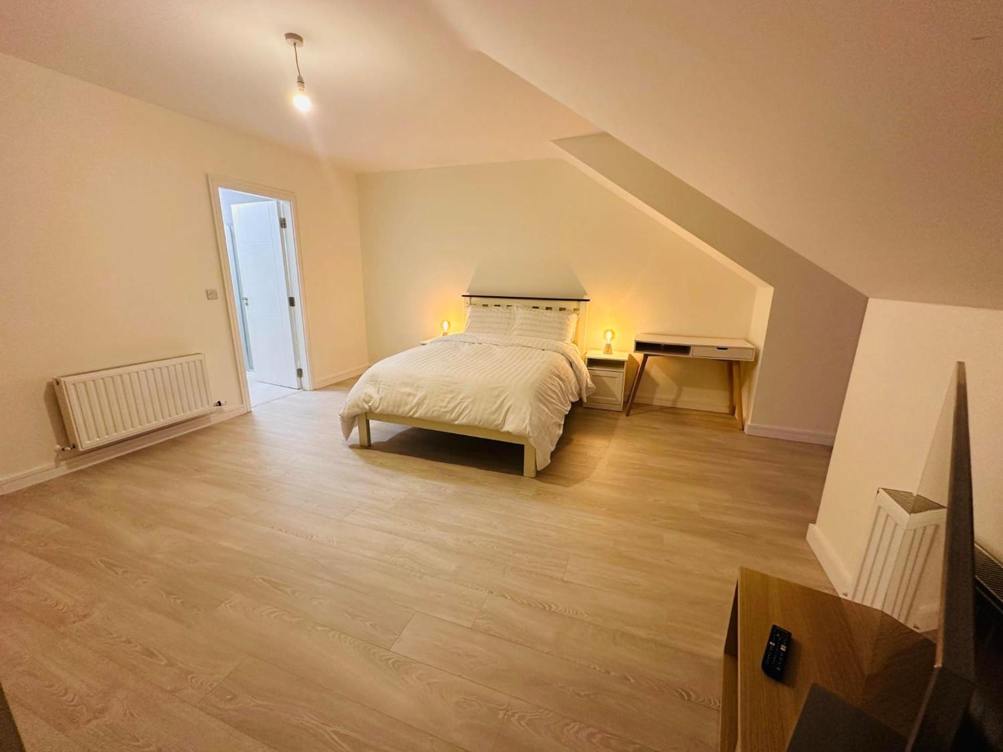 King Room With Ensuite In Dublin Клондалкин Екстериор снимка